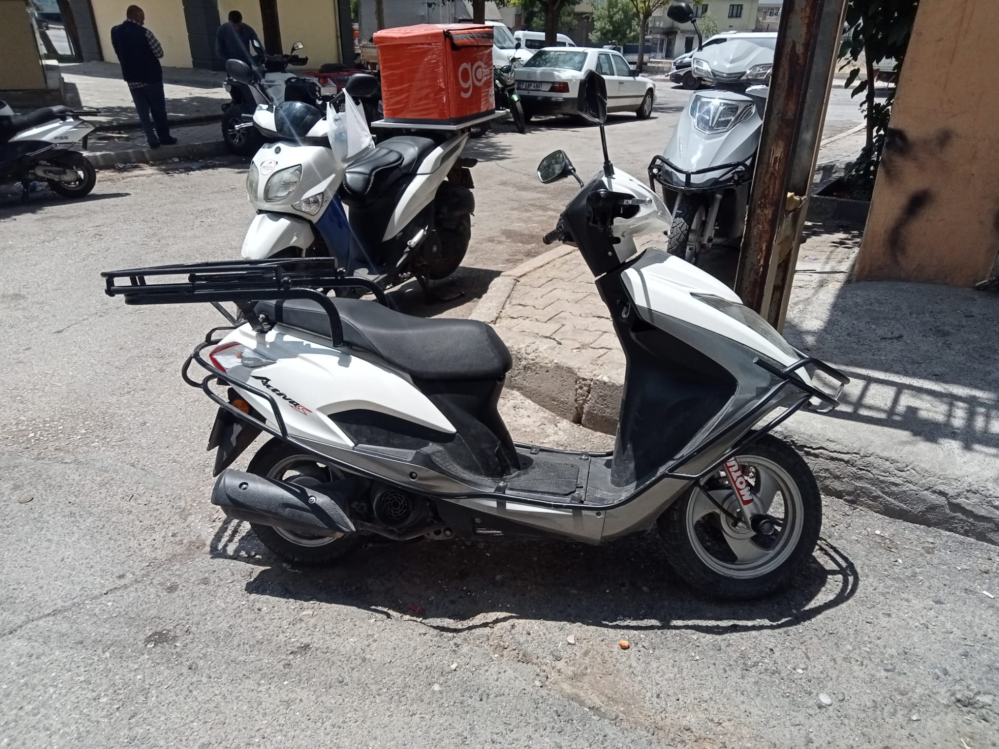 Motor Resmi